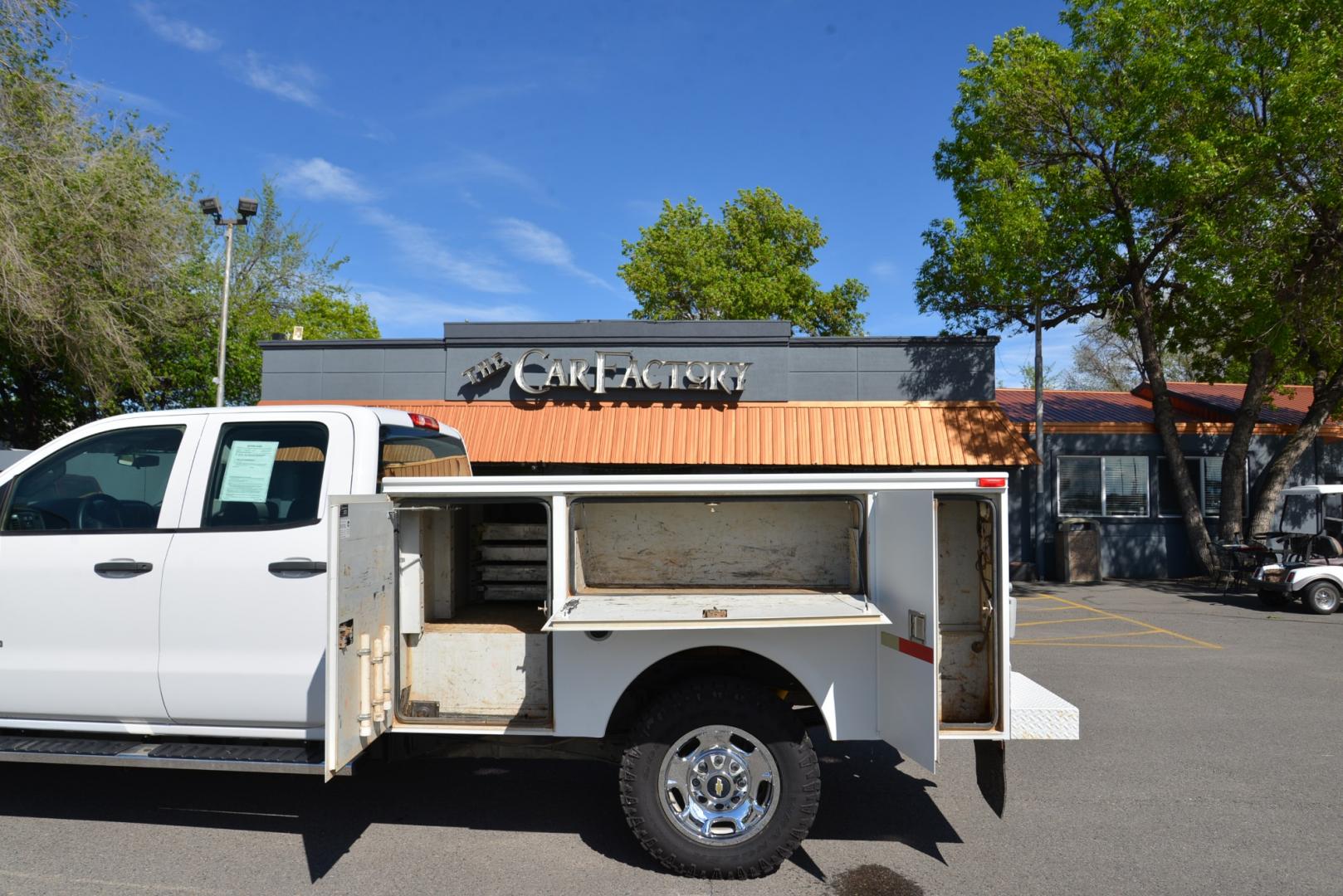 2015 White /Grey Chevrolet Silverado 2500HD Service Body with an 6.0 Liter V8 engine, Automatic transmission, located at 4562 State Avenue, Billings, MT, 59101, (406) 896-9833, 45.769516, -108.526772 - Photo#5